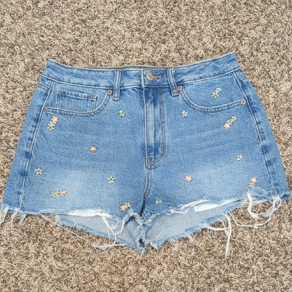 American Eagle Outfitters Pants - American Eagle bue floral embroidered high rise denim cut off mom shorts
